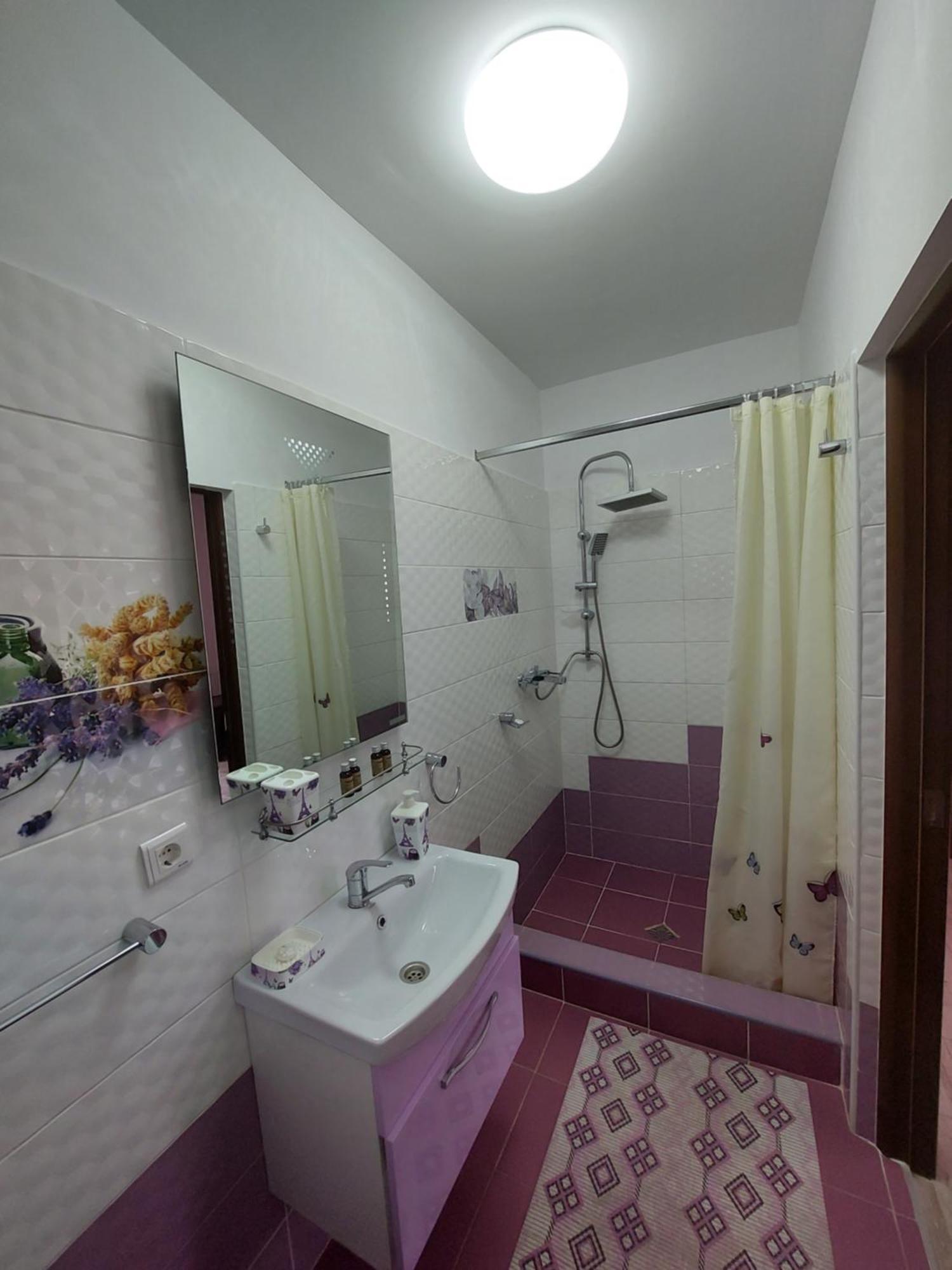 Cameră King cu vedere la munte